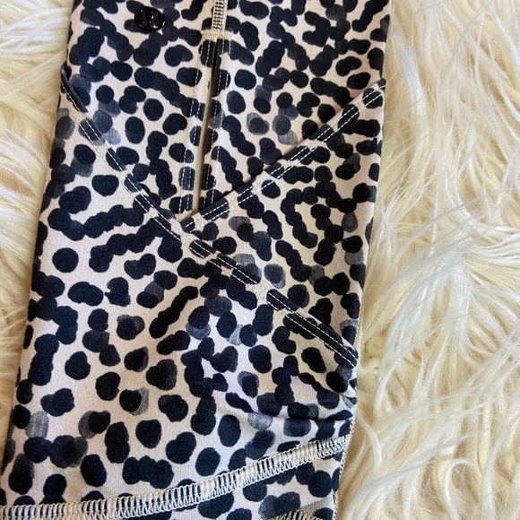 Wonder under - special edition dance - fits like a 6 - Picture 6 of 7